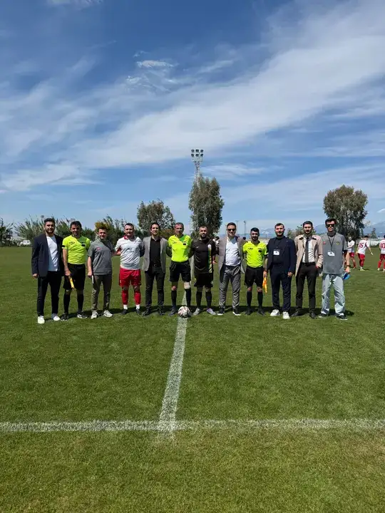 Antalya'da Avukatlar Cübbeyi Çıkardı, Formayı Giydi! 1